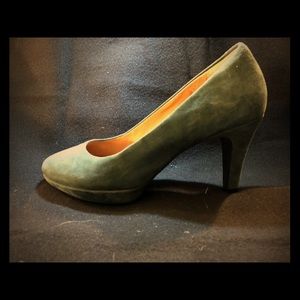 Clark’s teal suede classic round toe size 8 m